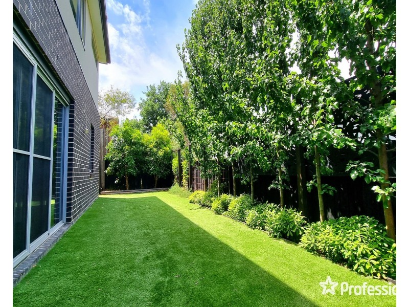 1 Acorn Grove, Mooroolbark VIC 3138