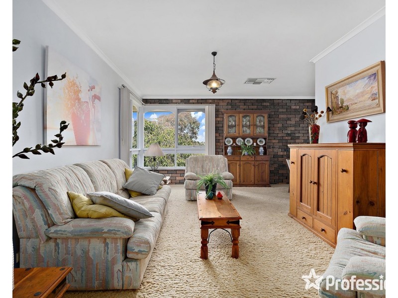 25 Ross Pincott Drive, Mooroolbark VIC 3138