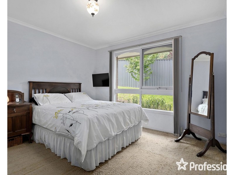 25 Ross Pincott Drive, Mooroolbark VIC 3138