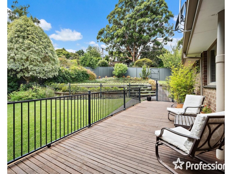 25 Ross Pincott Drive, Mooroolbark VIC 3138