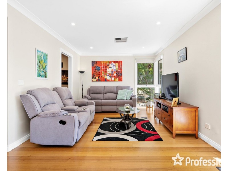 4 Yates Court, Mooroolbark VIC 3138