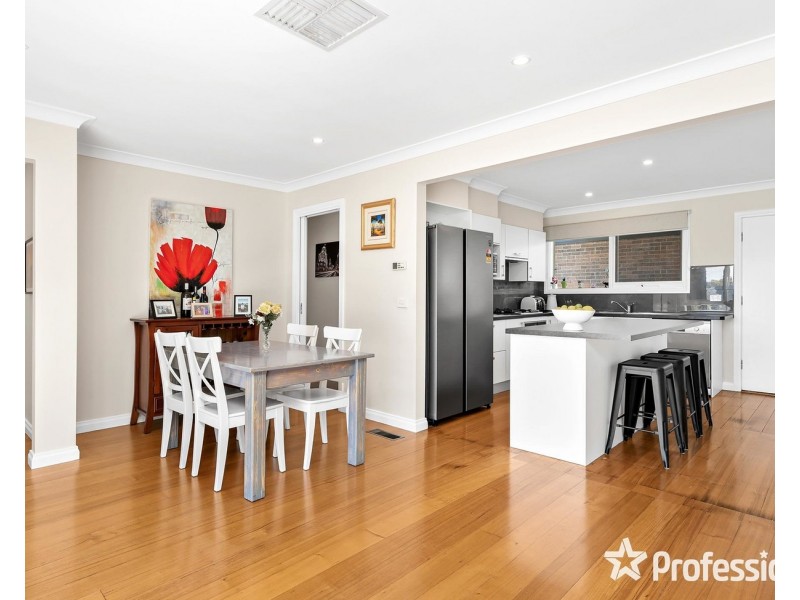 4 Yates Court, Mooroolbark VIC 3138