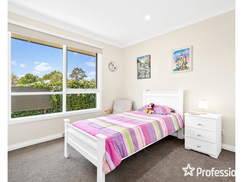 4 Yates Court, Mooroolbark VIC 3138