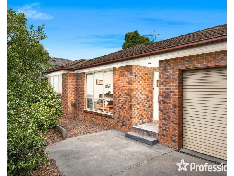 77 Manchester Road, Mooroolbark VIC 3138