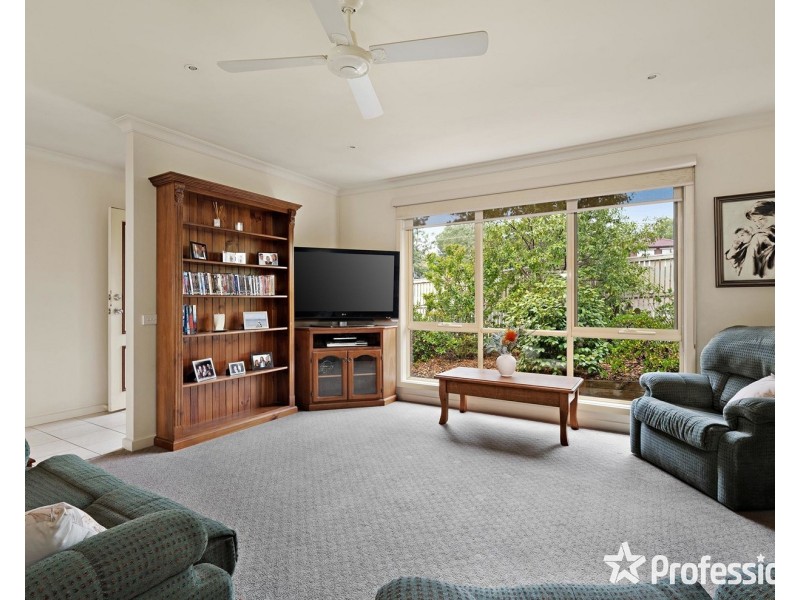 77 Manchester Road, Mooroolbark VIC 3138