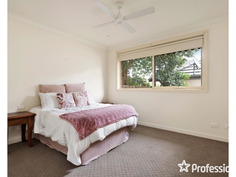 77 Manchester Road, Mooroolbark VIC 3138