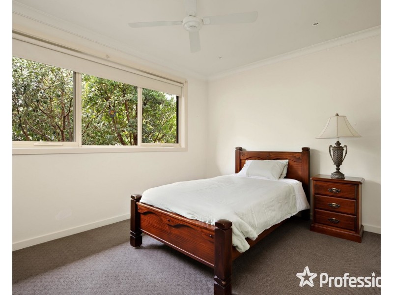 77 Manchester Road, Mooroolbark VIC 3138