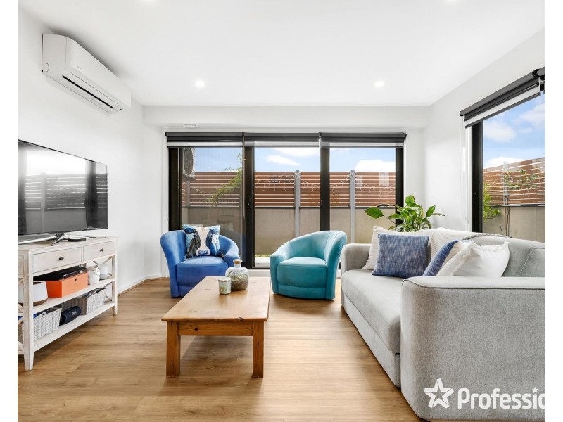 202/18 Myrtle Street, Bayswater VIC 3153