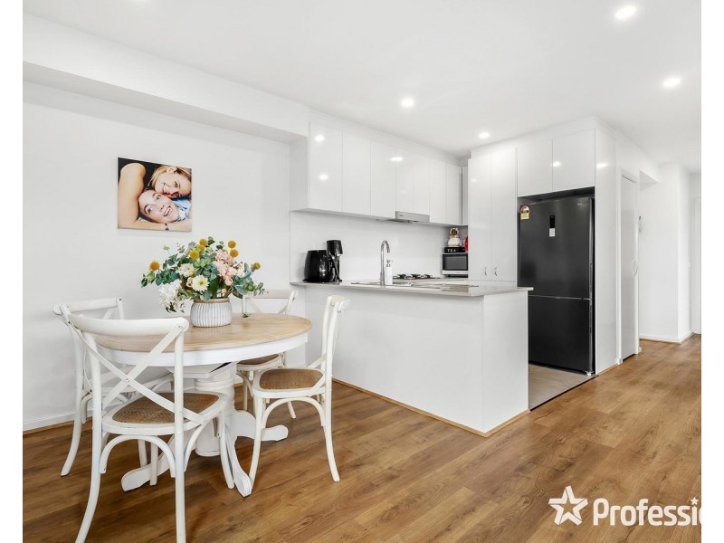 202/18 Myrtle Street, Bayswater VIC 3153