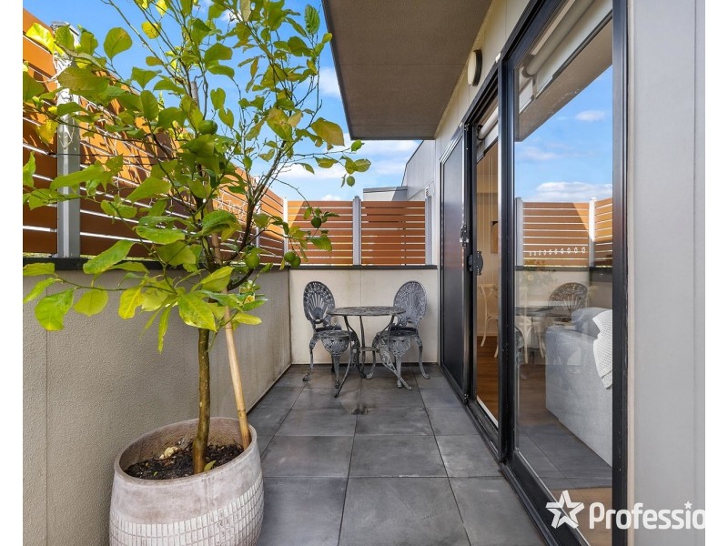 202/18 Myrtle Street, Bayswater VIC 3153