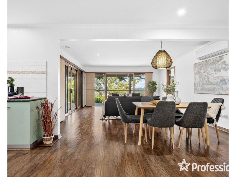 3 Meridian Court, Mooroolbark VIC 3138