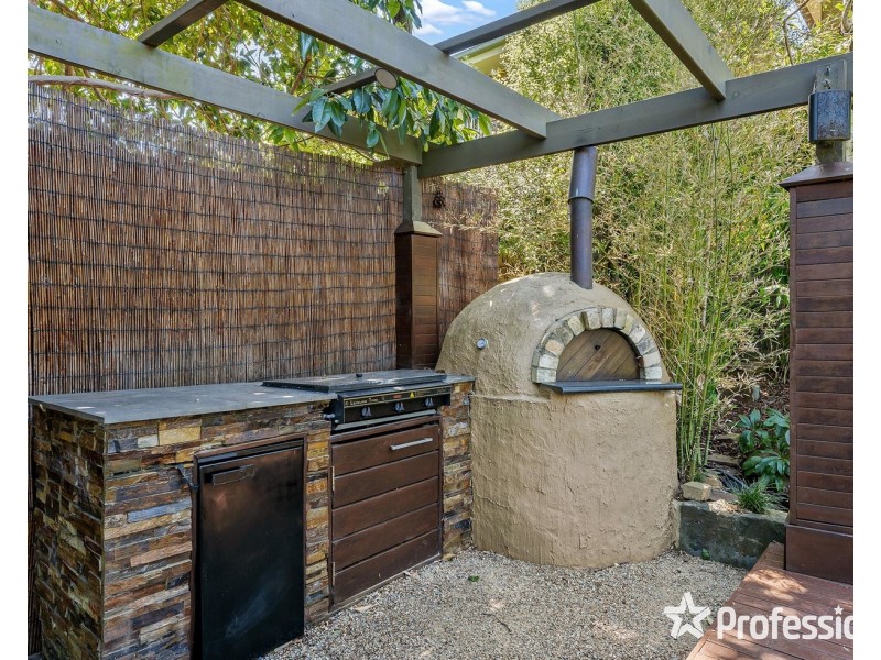 3 Meridian Court, Mooroolbark VIC 3138