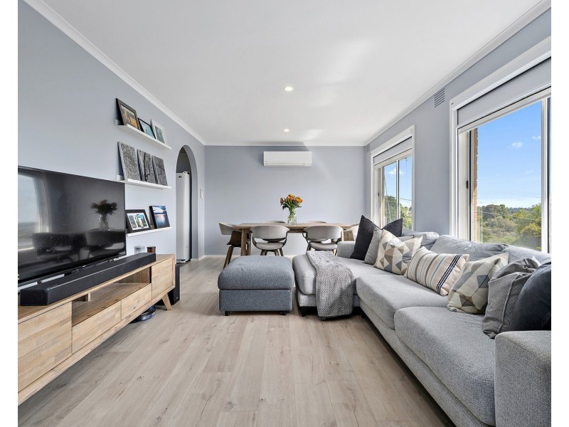 2 Parry Drive, Mooroolbark VIC 3138