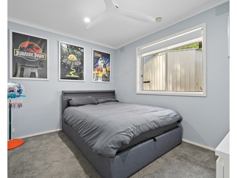 2 Parry Drive, Mooroolbark VIC 3138