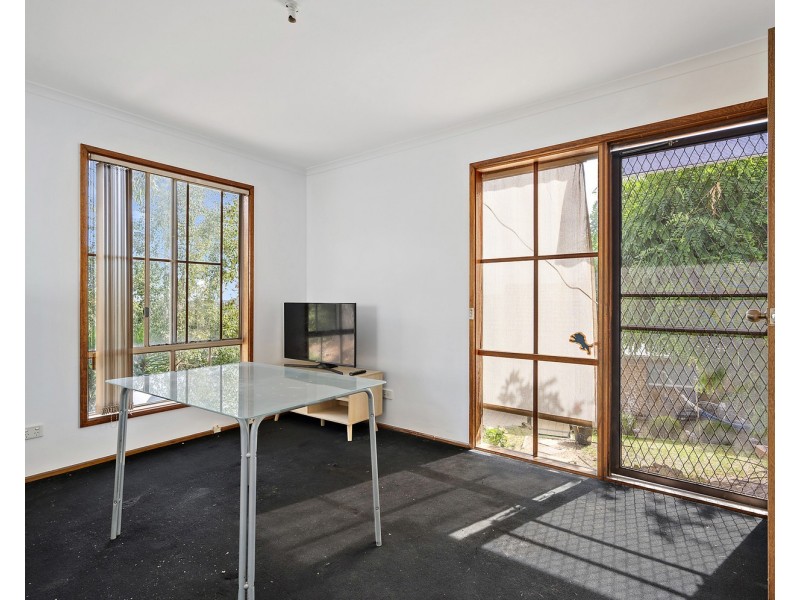 2 Parry Drive, Mooroolbark VIC 3138