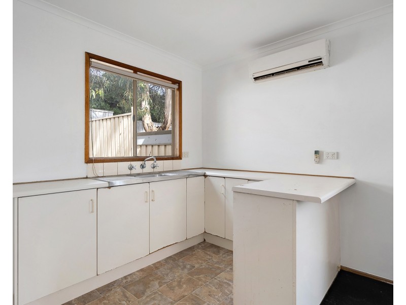 2 Parry Drive, Mooroolbark VIC 3138