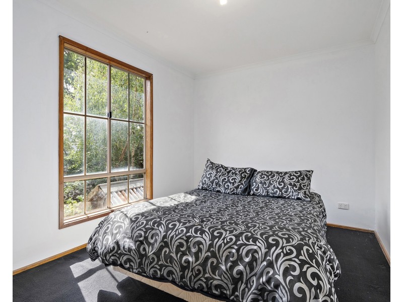 2 Parry Drive, Mooroolbark VIC 3138