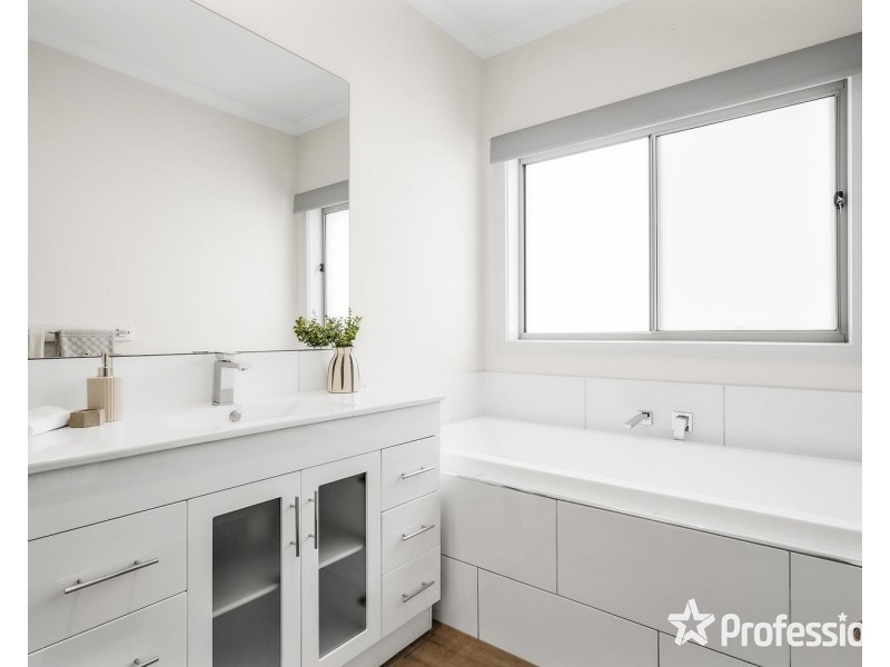 3 Panorama Close, Yarra Glen VIC 3775