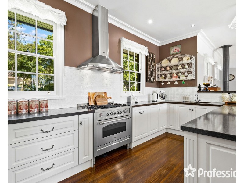 4 Glen Avenue, Croydon VIC 3136