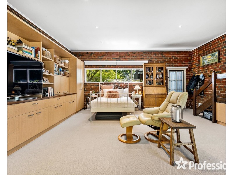 4 Glen Avenue, Croydon VIC 3136