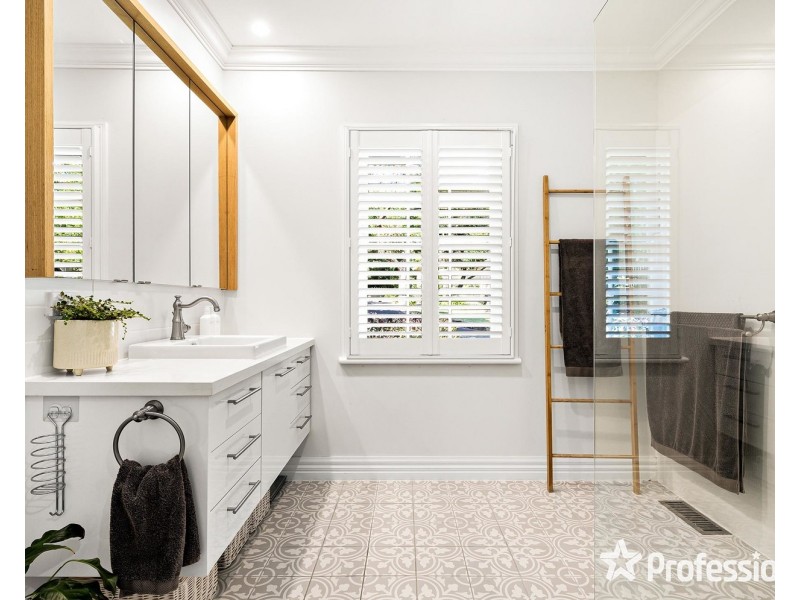 4 Glen Avenue, Croydon VIC 3136