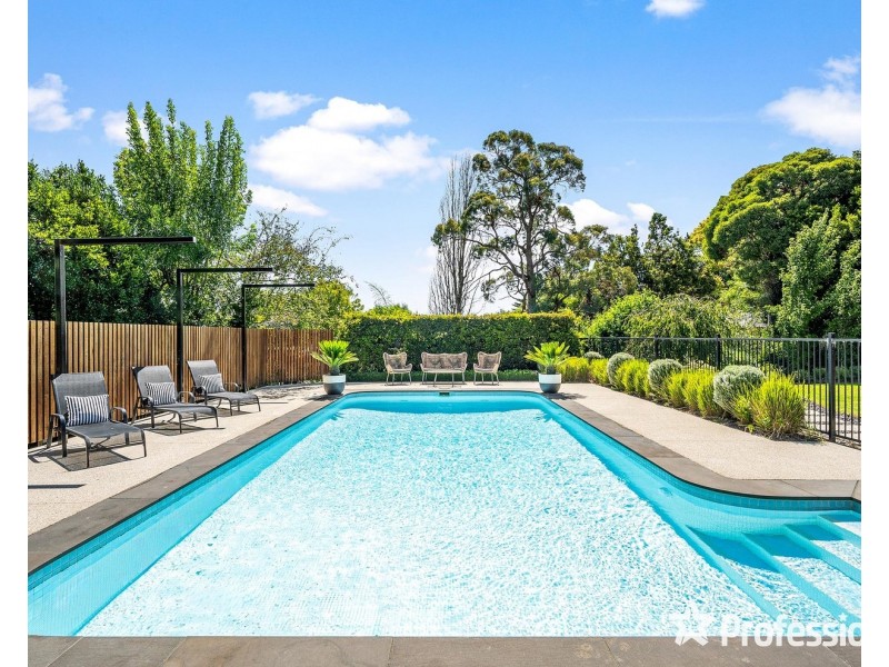 4 Glen Avenue, Croydon VIC 3136