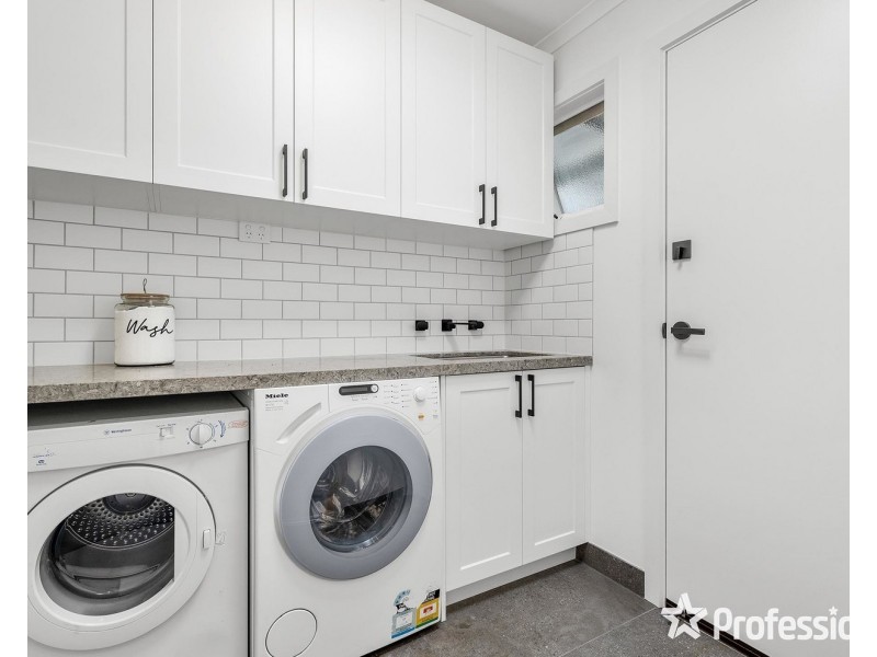 40 Morokai Grove, Lilydale VIC 3140