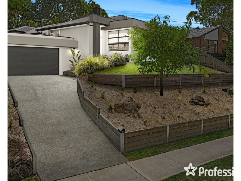 27 Nambour Drive, Mooroolbark VIC 3138