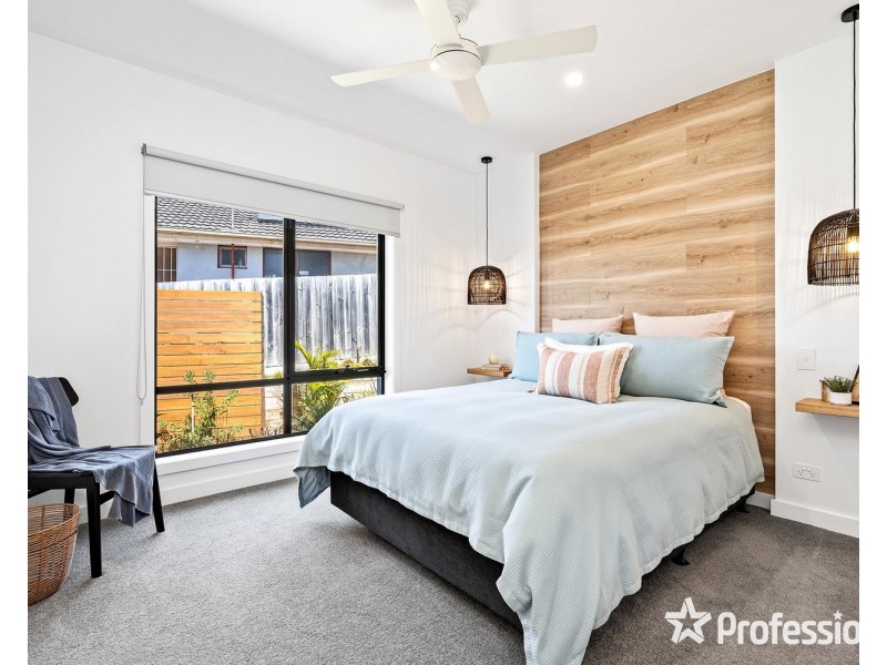 27 Nambour Drive, Mooroolbark VIC 3138