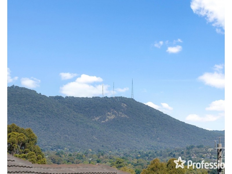 27 Nambour Drive, Mooroolbark VIC 3138