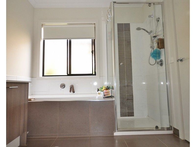 45 Tanika Circuit, Croydon VIC 3136