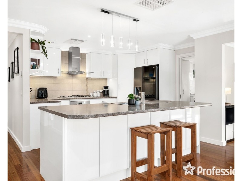 12a Kathy Court, Mooroolbark VIC 3138