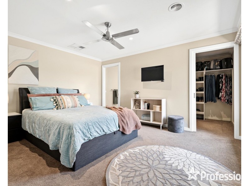 12a Kathy Court, Mooroolbark VIC 3138