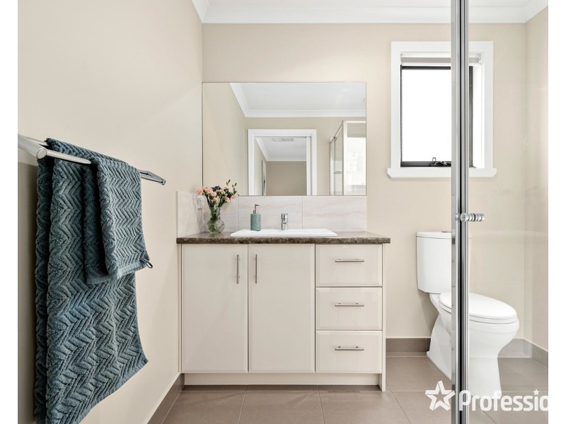 12a Kathy Court, Mooroolbark VIC 3138