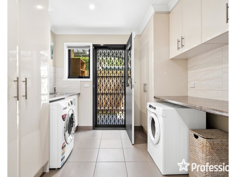 12a Kathy Court, Mooroolbark VIC 3138