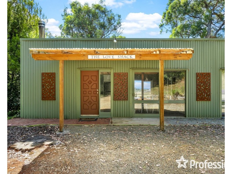 460 Lusatia Park Road, Hoddles Creek VIC 3139
