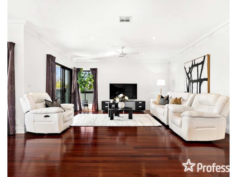 53 Valley Park Drive, Mooroolbark VIC 3138