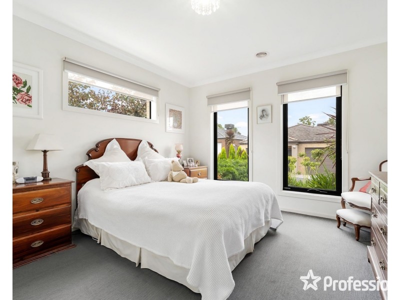 2 Tanika Circuit, Croydon VIC 3136