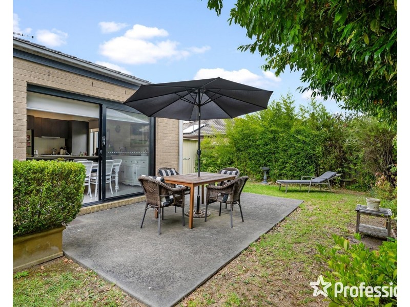 2 Tanika Circuit, Croydon VIC 3136
