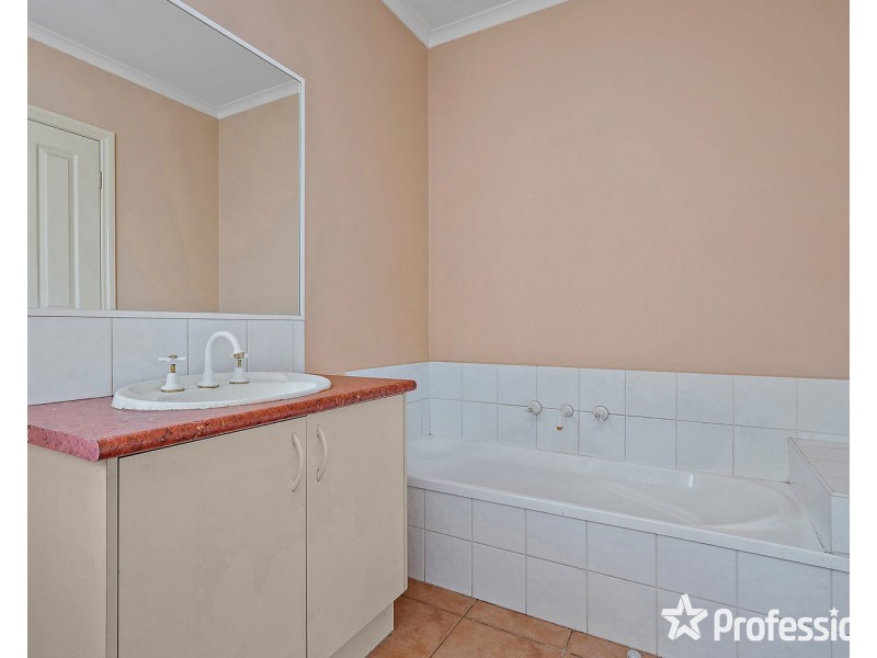 7 Winyard Drive, Mooroolbark VIC 3138
