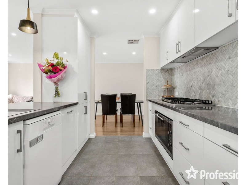 37 Landscape Drive, Mooroolbark VIC 3138