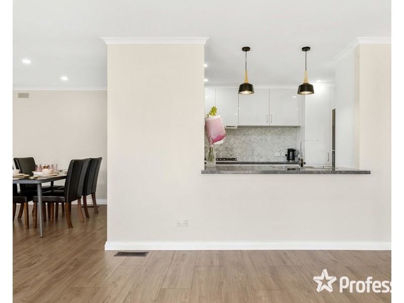 37 Landscape Drive, Mooroolbark VIC 3138