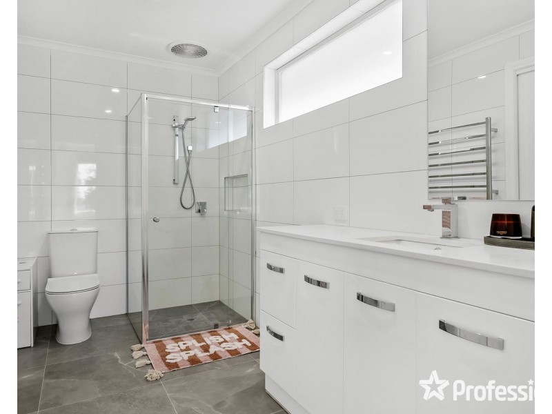 37 Landscape Drive, Mooroolbark VIC 3138