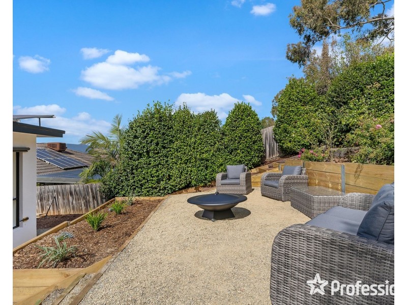 37 Landscape Drive, Mooroolbark VIC 3138