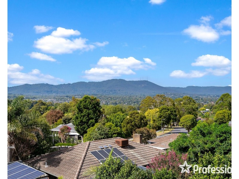 37 Landscape Drive, Mooroolbark VIC 3138