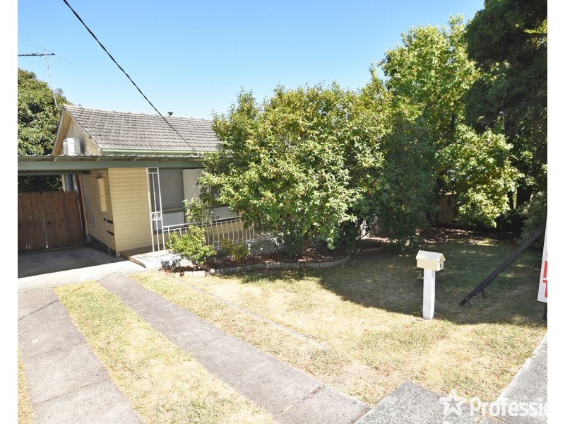 9 Carawa Street, Mooroolbark VIC 3138