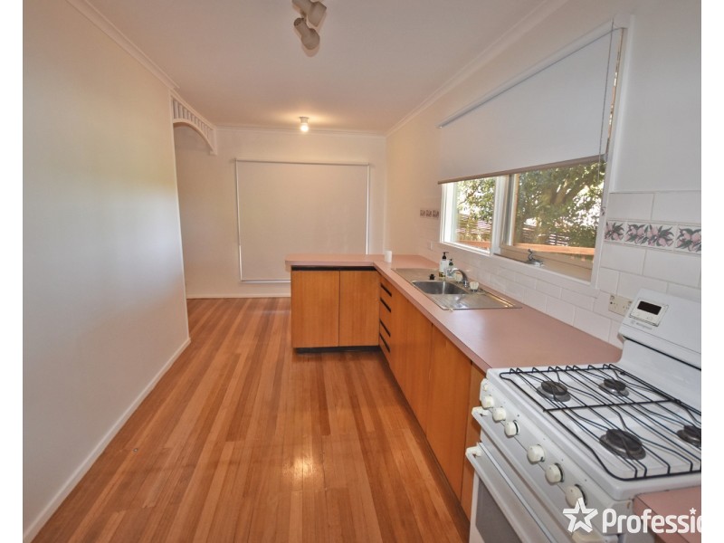 9 Carawa Street, Mooroolbark VIC 3138