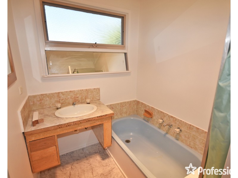 9 Carawa Street, Mooroolbark VIC 3138