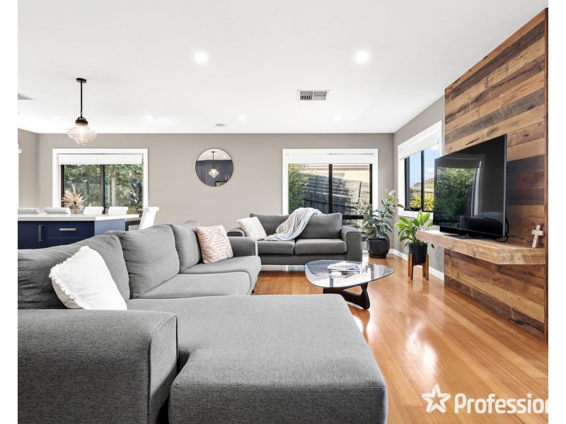 3 Bellara Drive, Mooroolbark VIC 3138