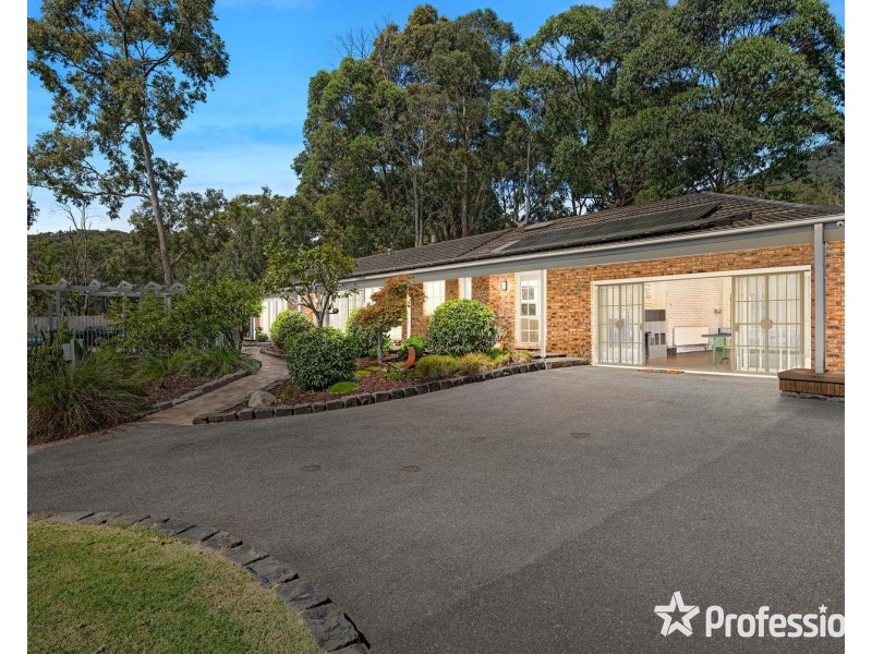 10 St Georges Avenue, Montrose VIC 3765